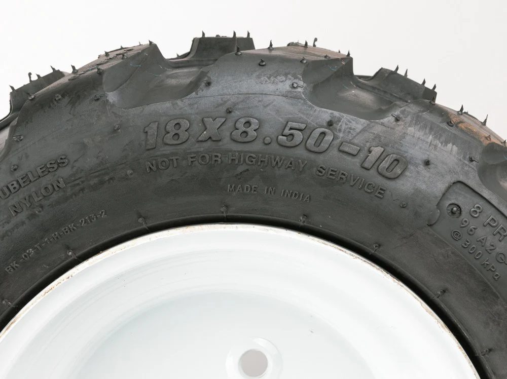 18" x 8.5", Heavy Duty Directional Tire - Image 2
